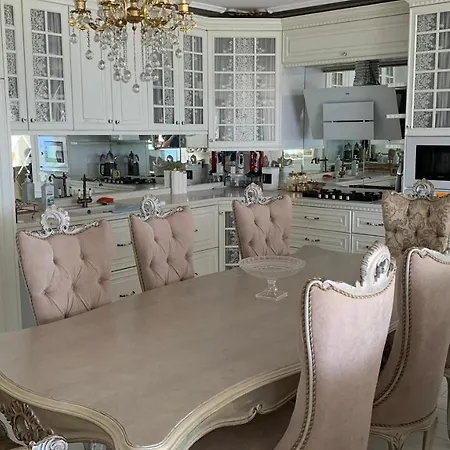 Antalya'nin Kalbinde Bueyueleyici Bir Siginak * Antalia